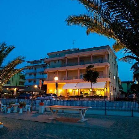 Albergo Villa Mauri Rimini Kültér fotó