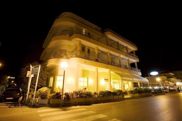 Albergo Villa Mauri Rimini Kültér fotó